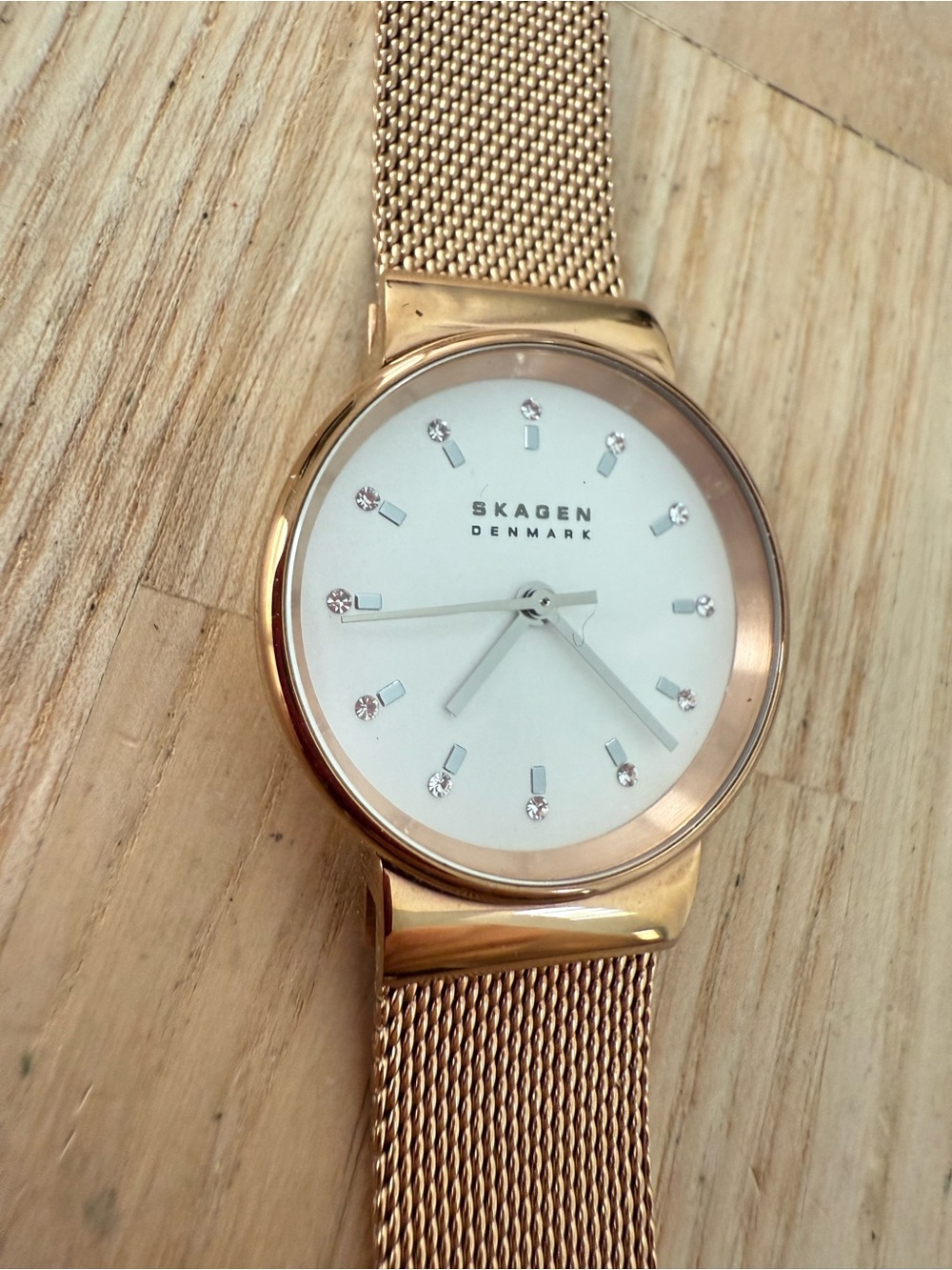 Skagen Denmark ladies rose gold tone watch NEW BATTERY